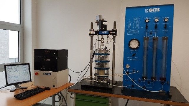 PROVE DINAMICHE E CICLICHE DI LABORATORIO SU TERRENI